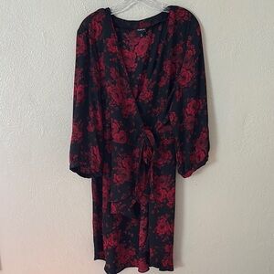 Torrid Women’s Plus Size  Floral Rose Wrap Dress, Size 3/3X, Black/Red